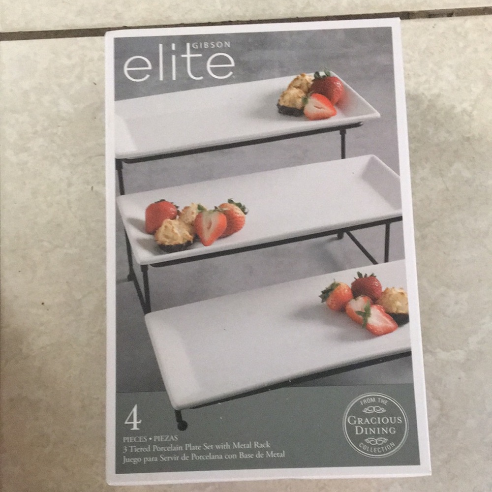 Gibson Elite 4 piece tiered porcelain plate set with metal rack